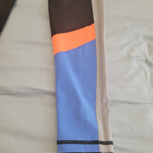 Like New Victoria's Secret Workout Tights - Picture 2 of 5